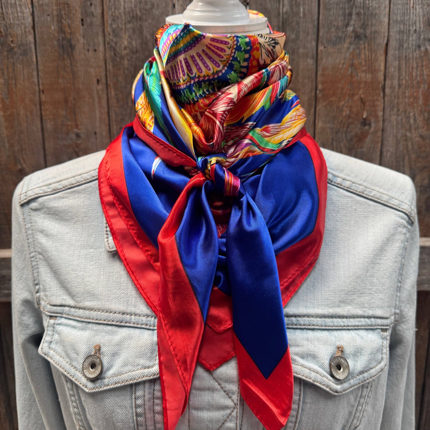 Rodeo Drive - 35X35" Feathers Wild Rag / Scarf WR642X