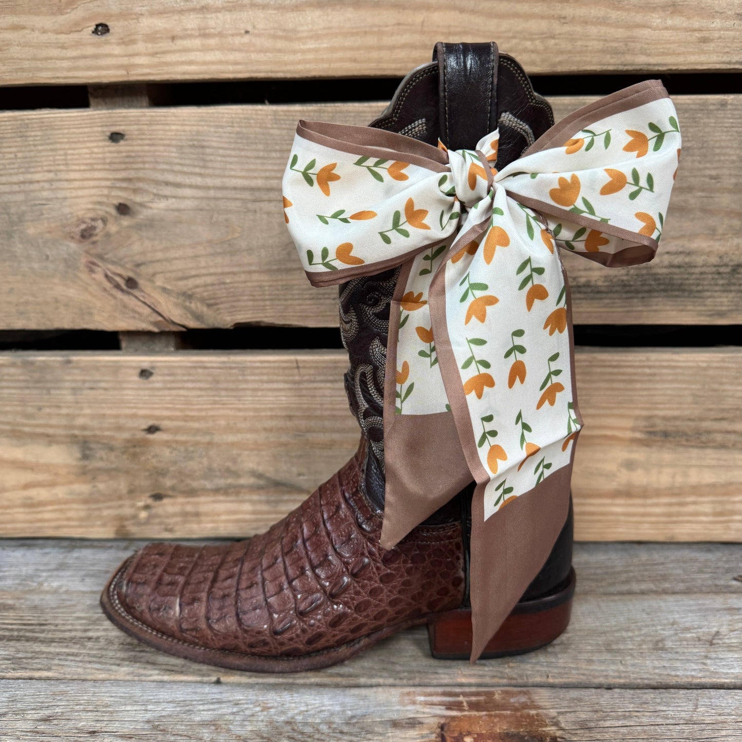 Rodeo Drive - Tan and Cream Western Skinny Mini Wild Rag Scarf / Cowgirl Necktie #TW103