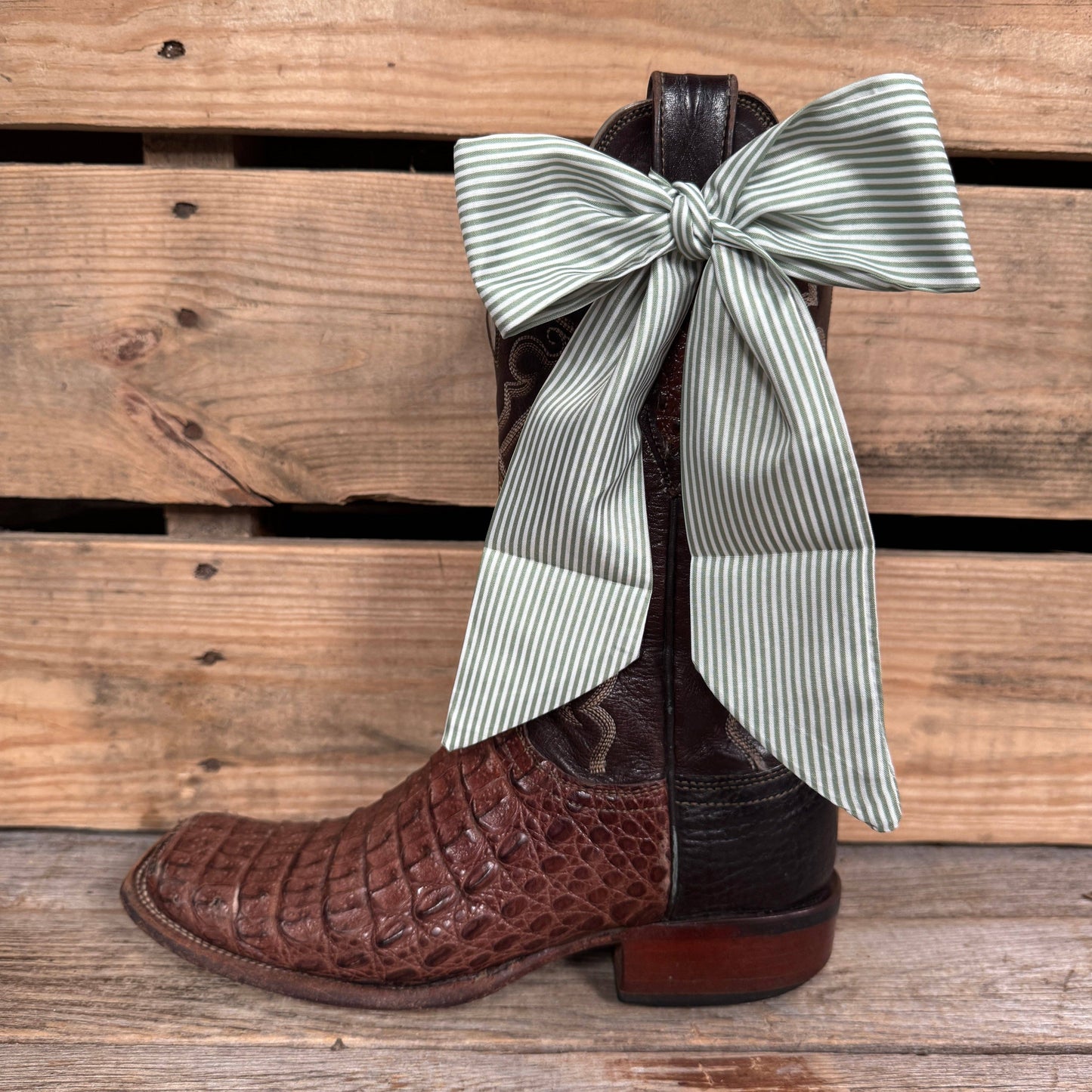Rodeo Drive - Green and White Western Skinny Mini Wild Rag Scarf / Cowgirl Necktie #TW127