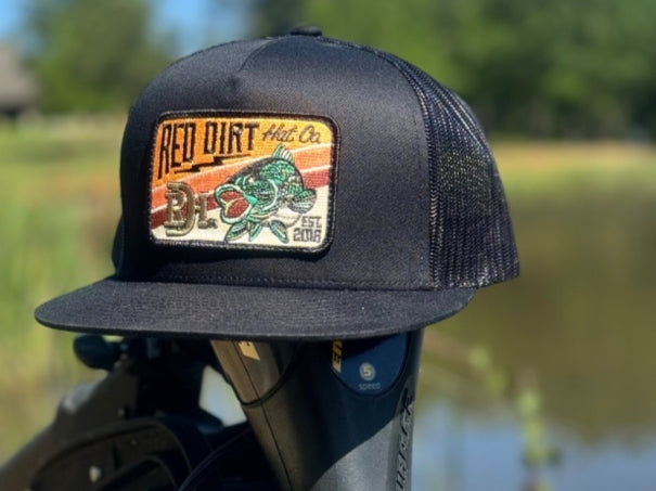 RED DIRT HAT CO WALLHANGER CAP IN BLACK/BLACK