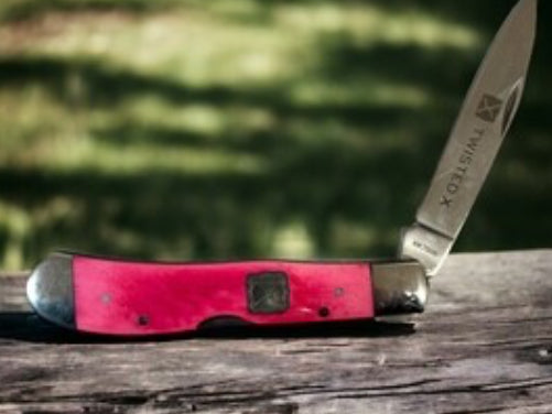 TWISTED X KNIFE 4 1/4” CLOSED PINK BONE TRAPPER