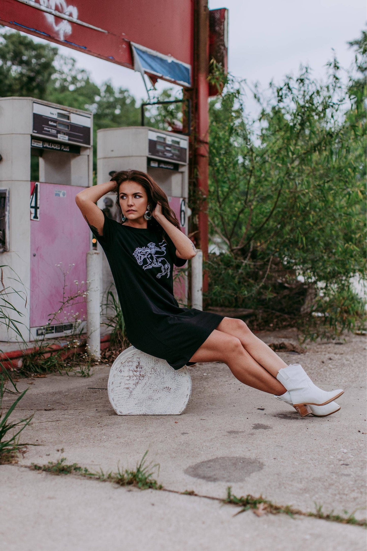 GoldenU - MK427 Deadwood Sequin Embellished Tee Dress: Black / S