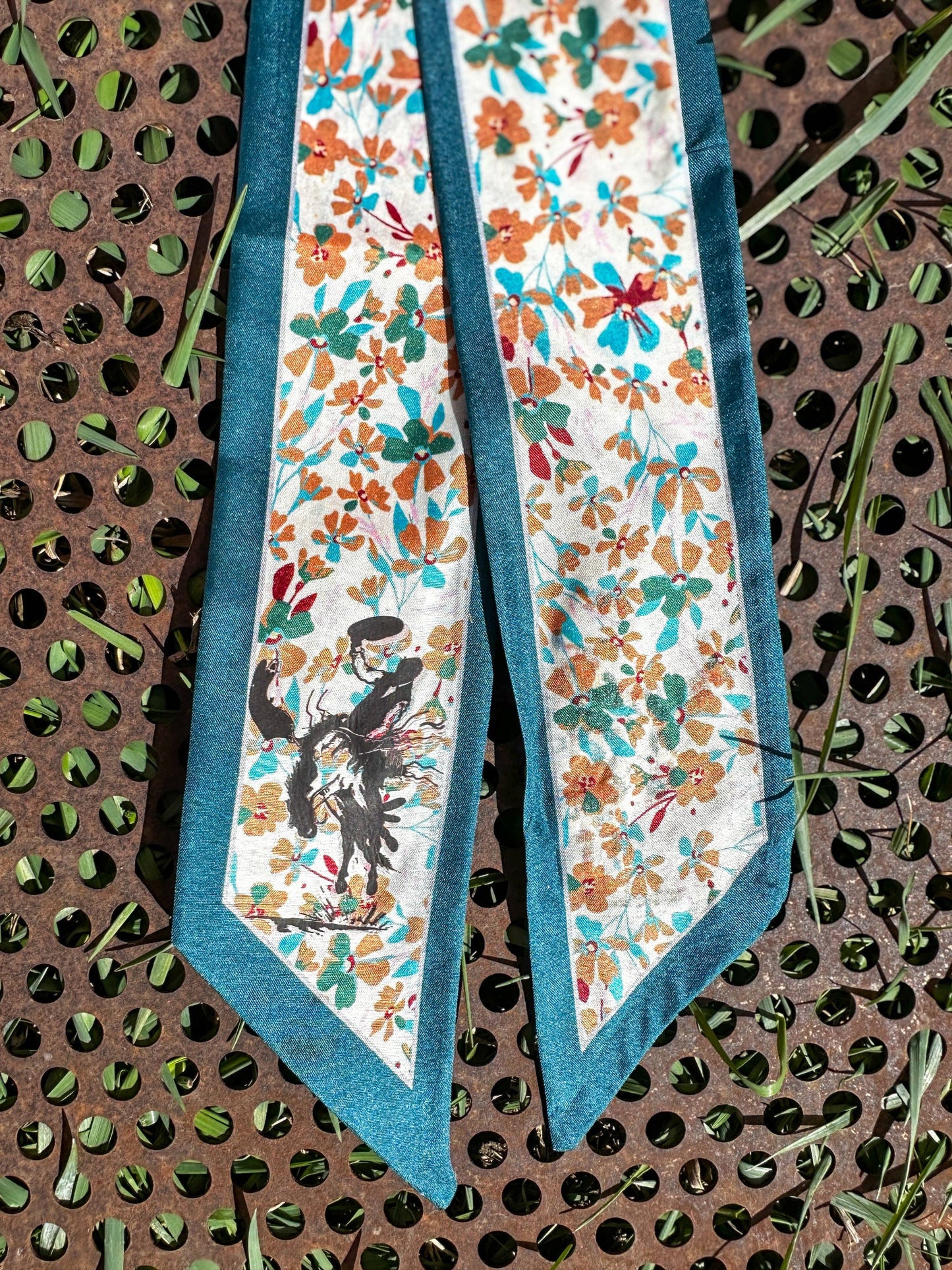 The Rodeo Rose - Teal Twillys: Round Geometric