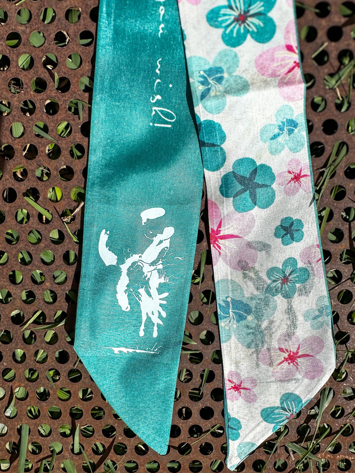 The Rodeo Rose - Teal Twillys: Round Geometric