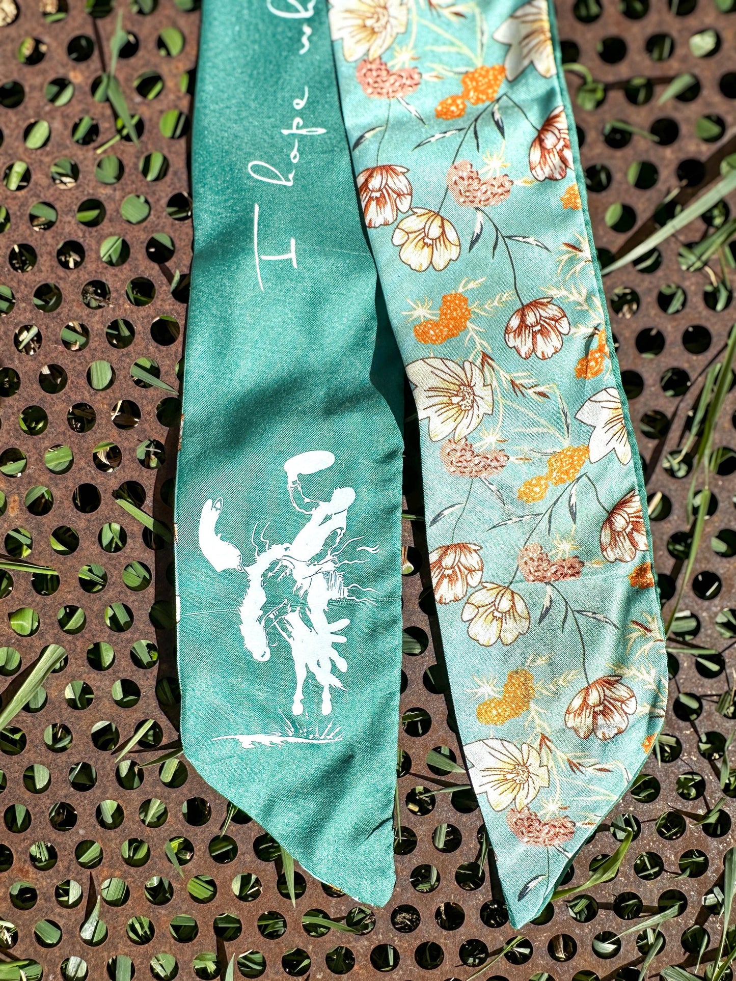 The Rodeo Rose - Teal Twillys: Round Geometric