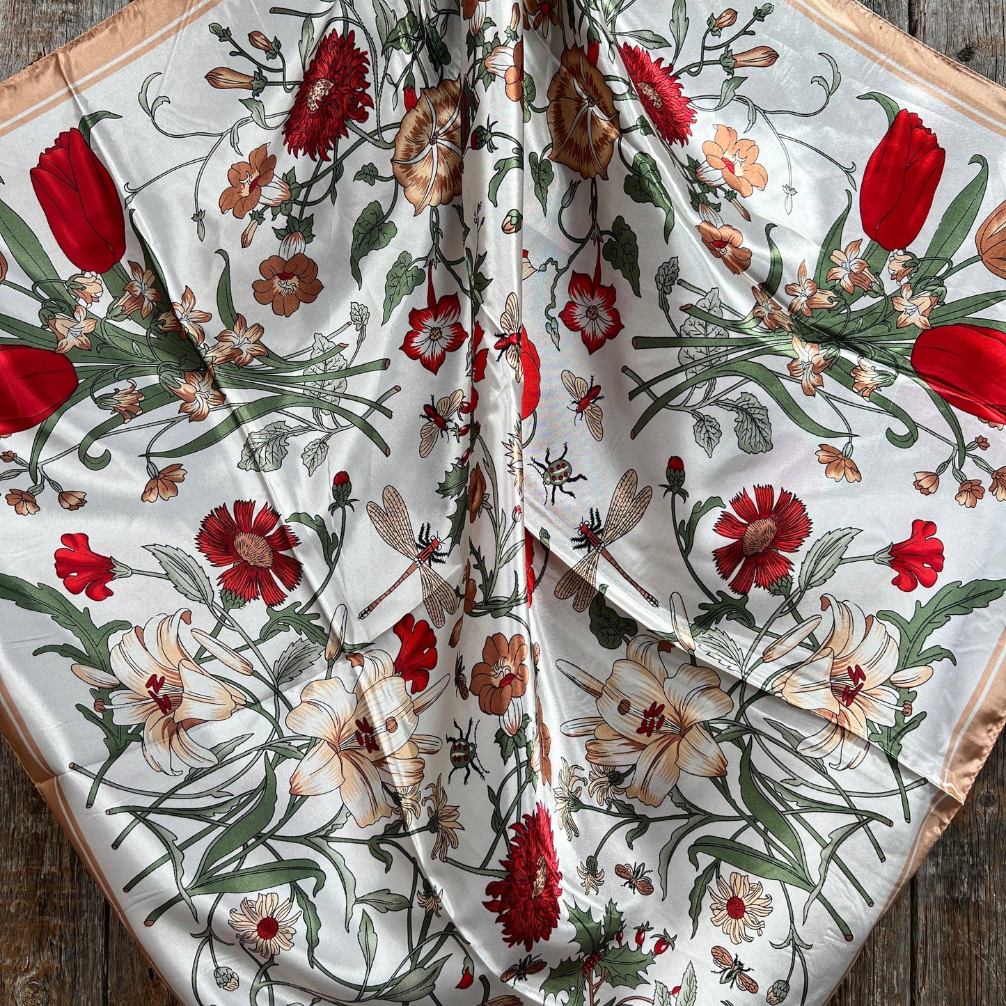 Rodeo Drive - 35X35" Peach and Cream Tulips and Lilies Wild Rag / Scarf WR1012X