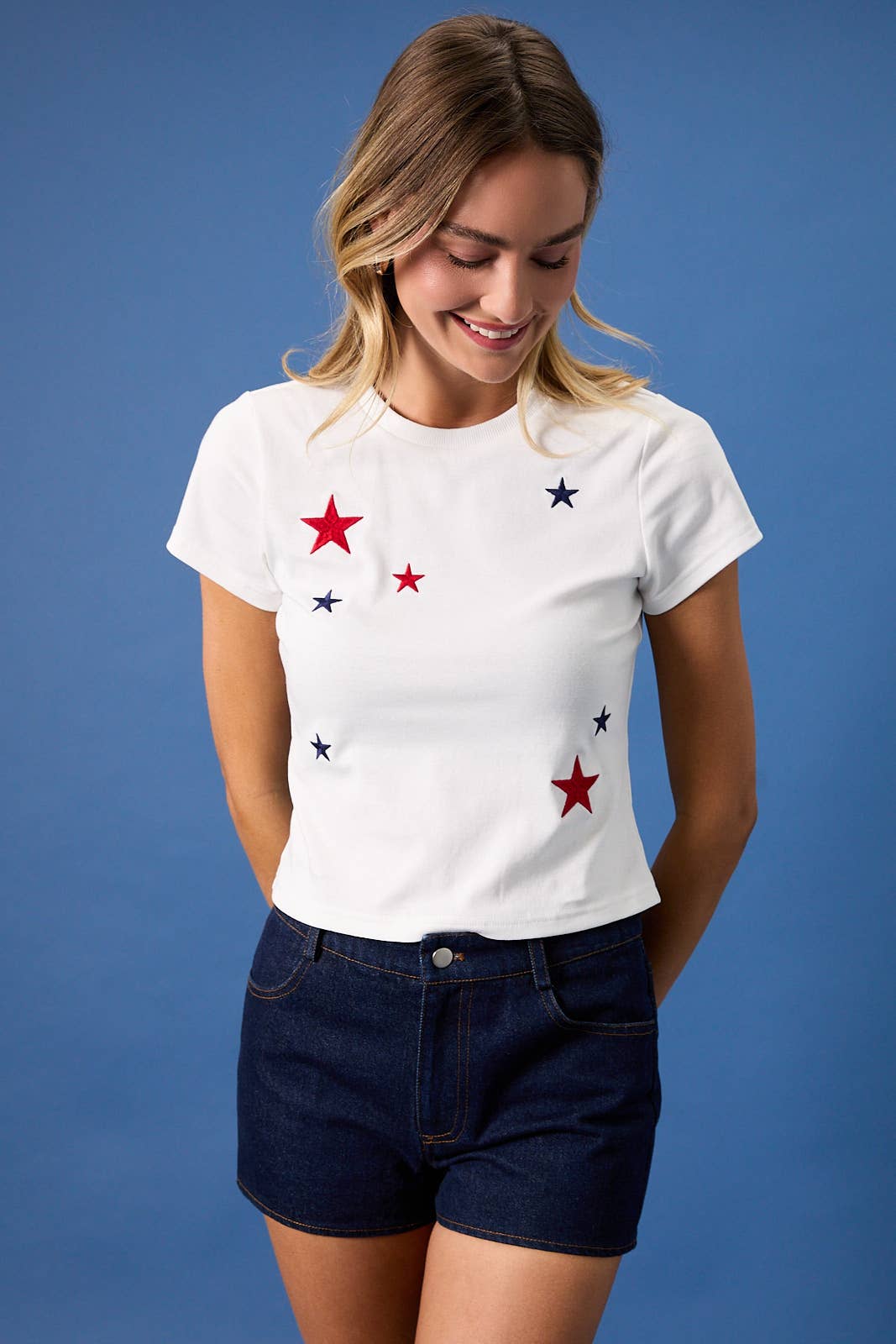 Sunday Edition - CREW NECK SHORT SLEEVE STAR EMBROIDERED BABY TEE: White / M