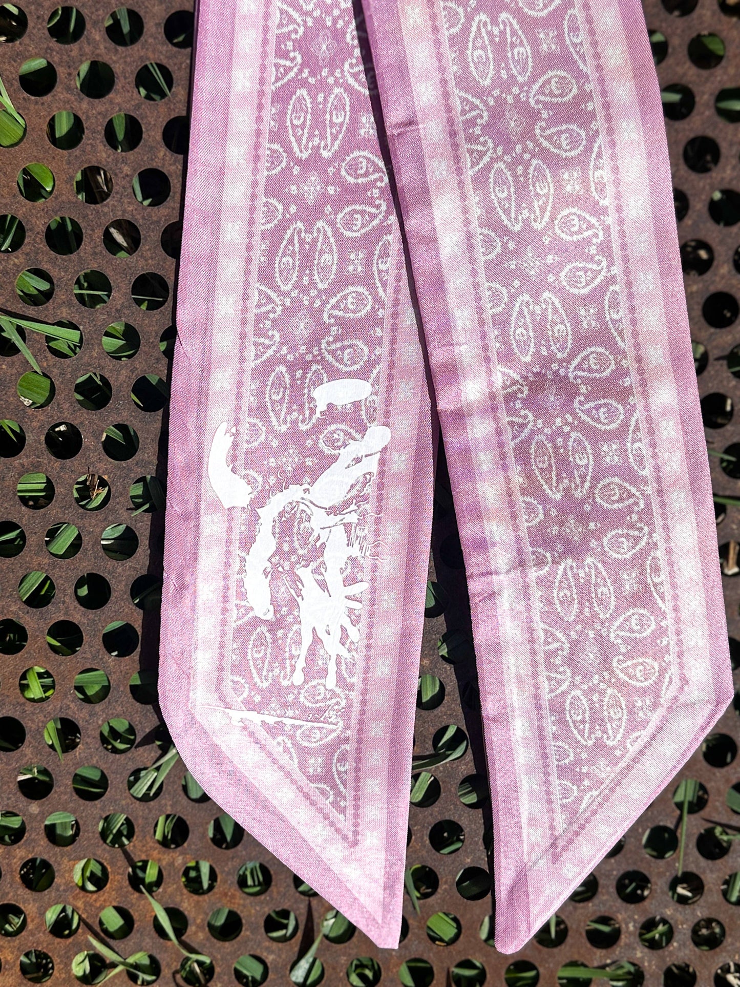 The Rodeo Rose - Paisley Twillys: Black