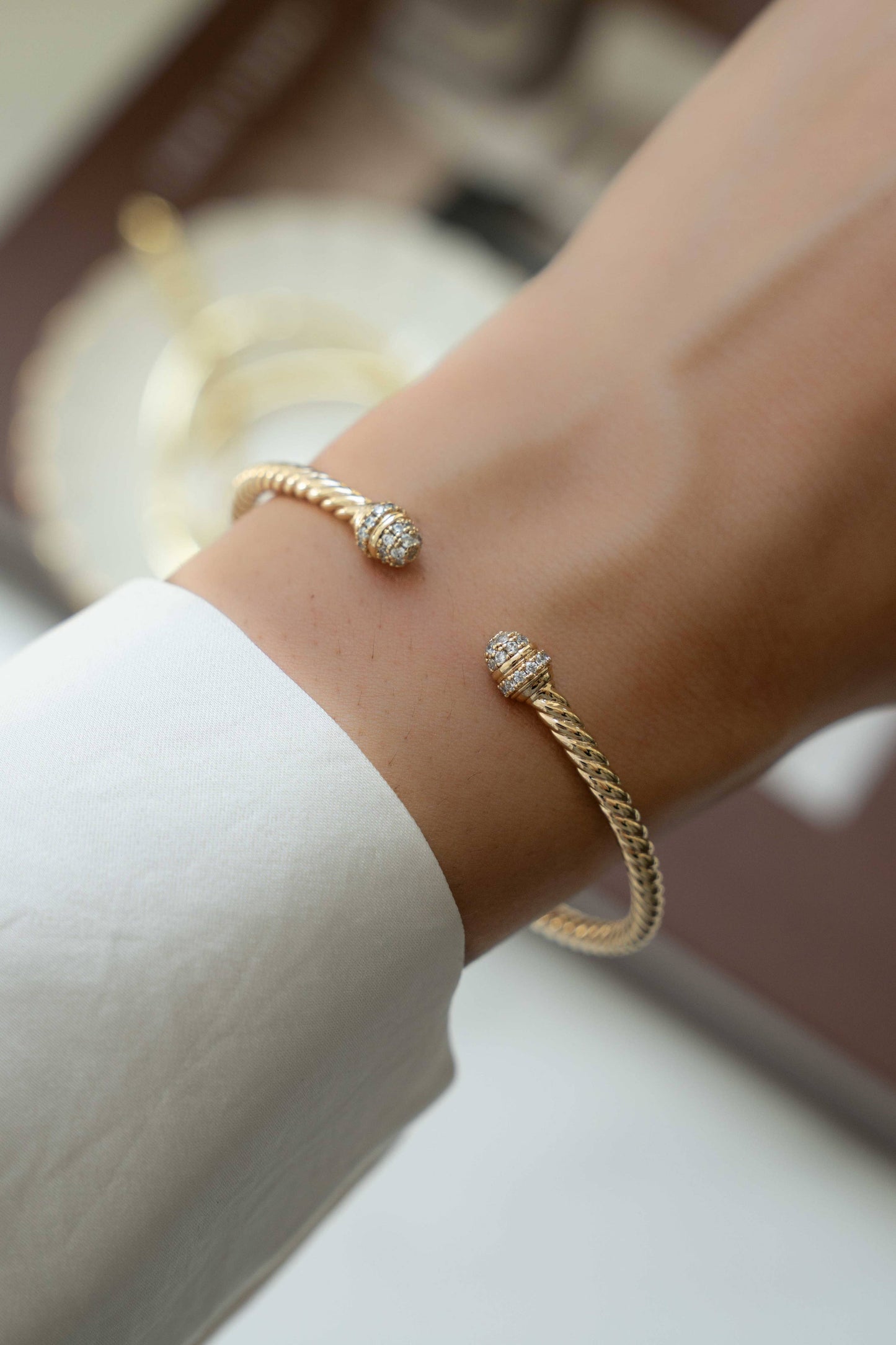 Sami Jewels - Twisted Bangle Cuff: Gold / 6.75"