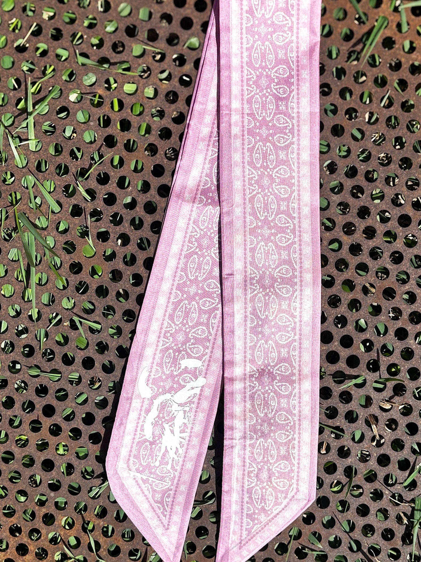 The Rodeo Rose - Paisley Twillys: Black