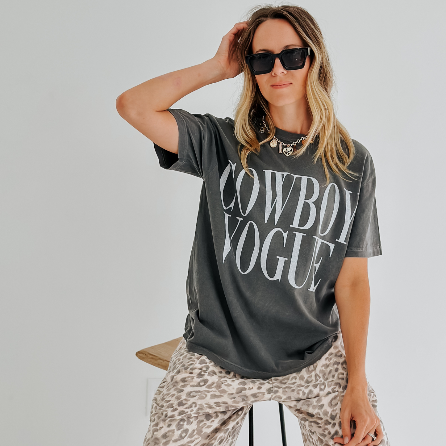 Mountain Moverz - Cowboy Vogue Tee: Pepper / Small