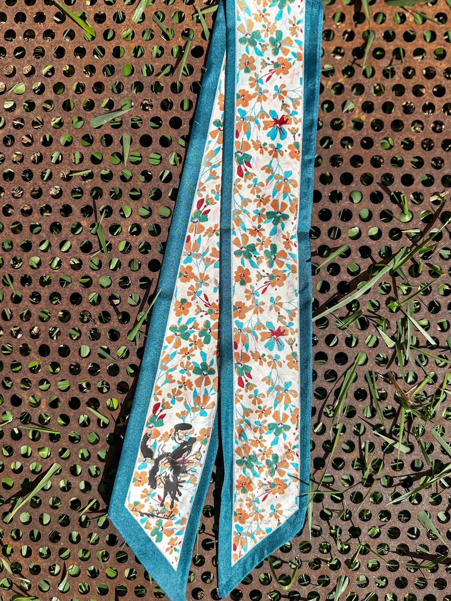The Rodeo Rose - Teal Twillys: Round Geometric