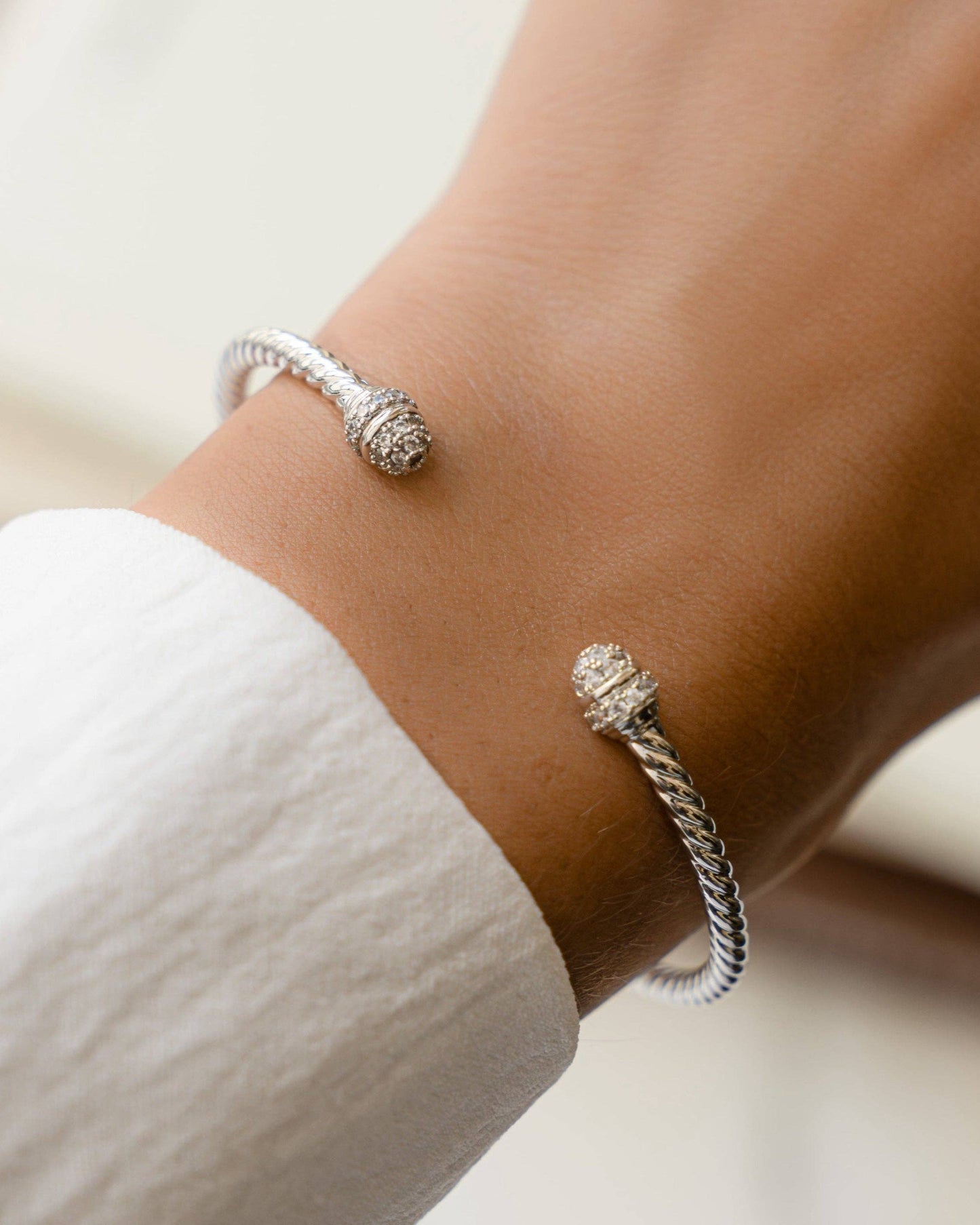 Sami Jewels - Twisted Bangle Cuff: Gold / 6.75"