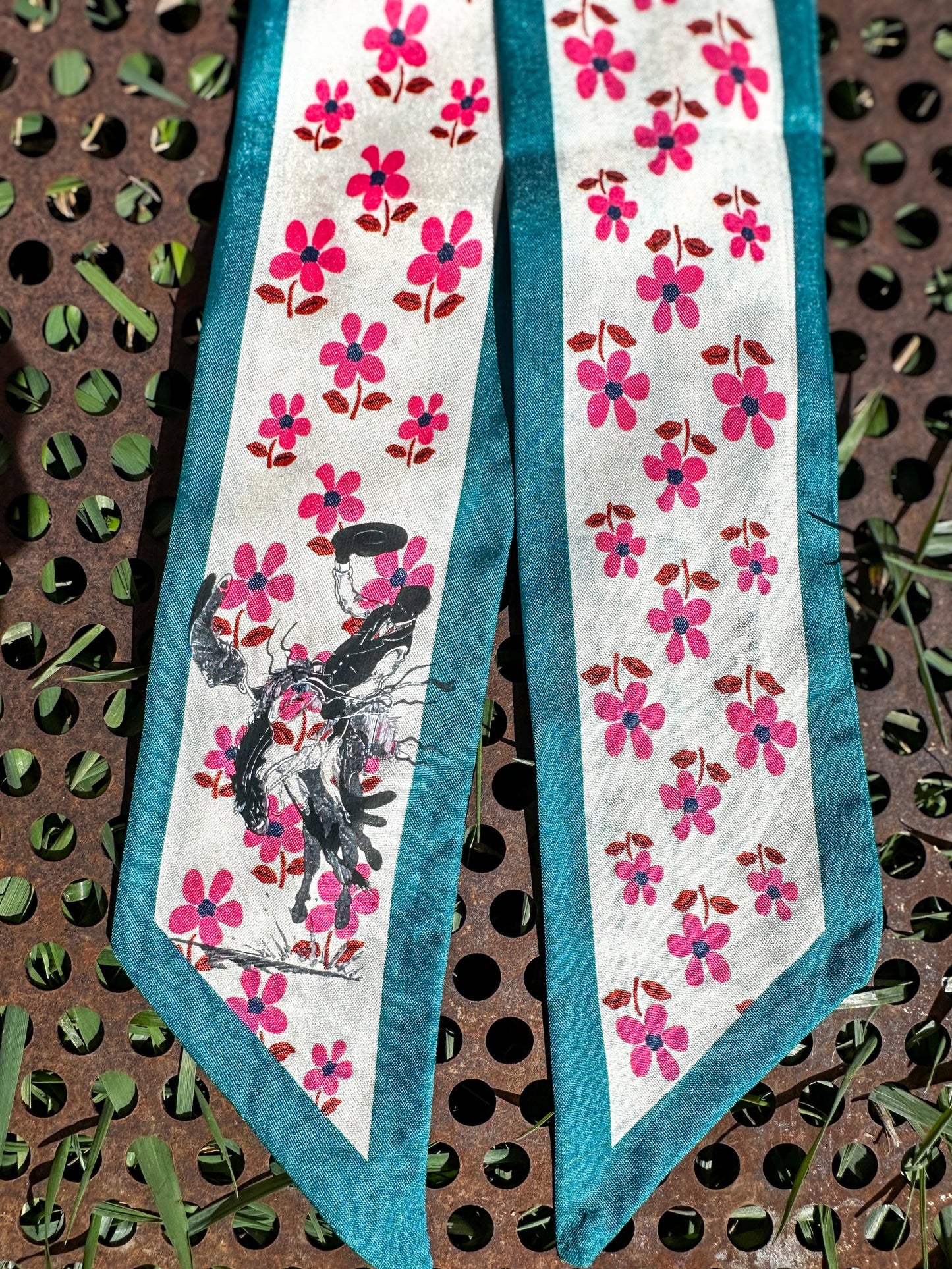 The Rodeo Rose - Teal Twillys: Round Geometric