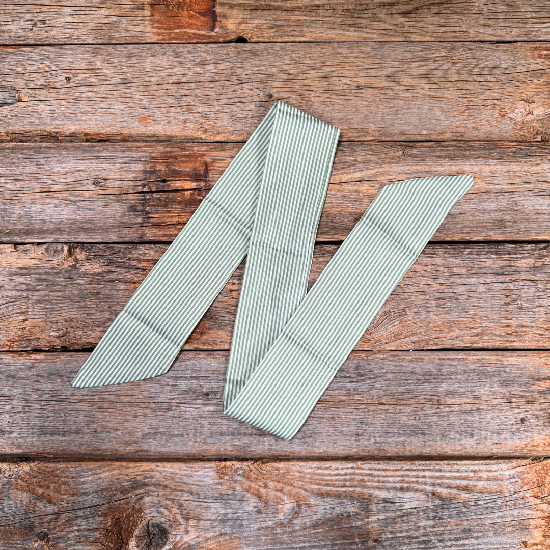 Rodeo Drive - Green and White Western Skinny Mini Wild Rag Scarf / Cowgirl Necktie  #TW127