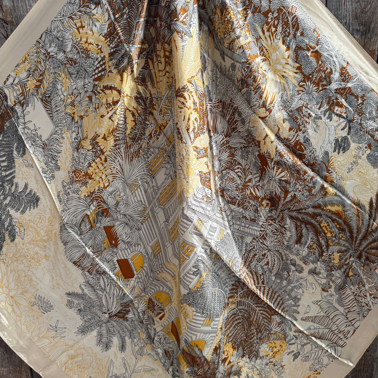 Rodeo Drive - 35X35" Brown and Tan Leaf Wild Rag / Scarf WR1032