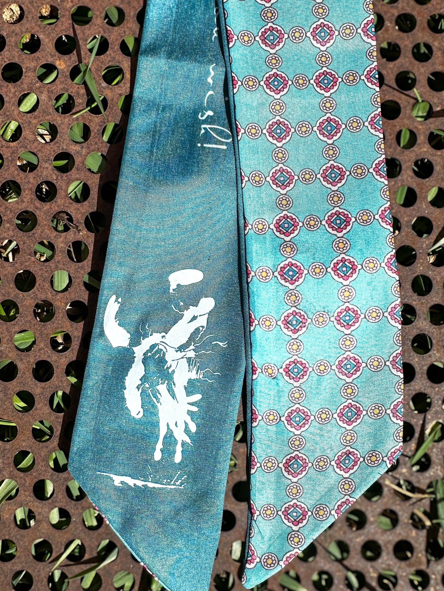 The Rodeo Rose - Teal Twillys: Round Geometric