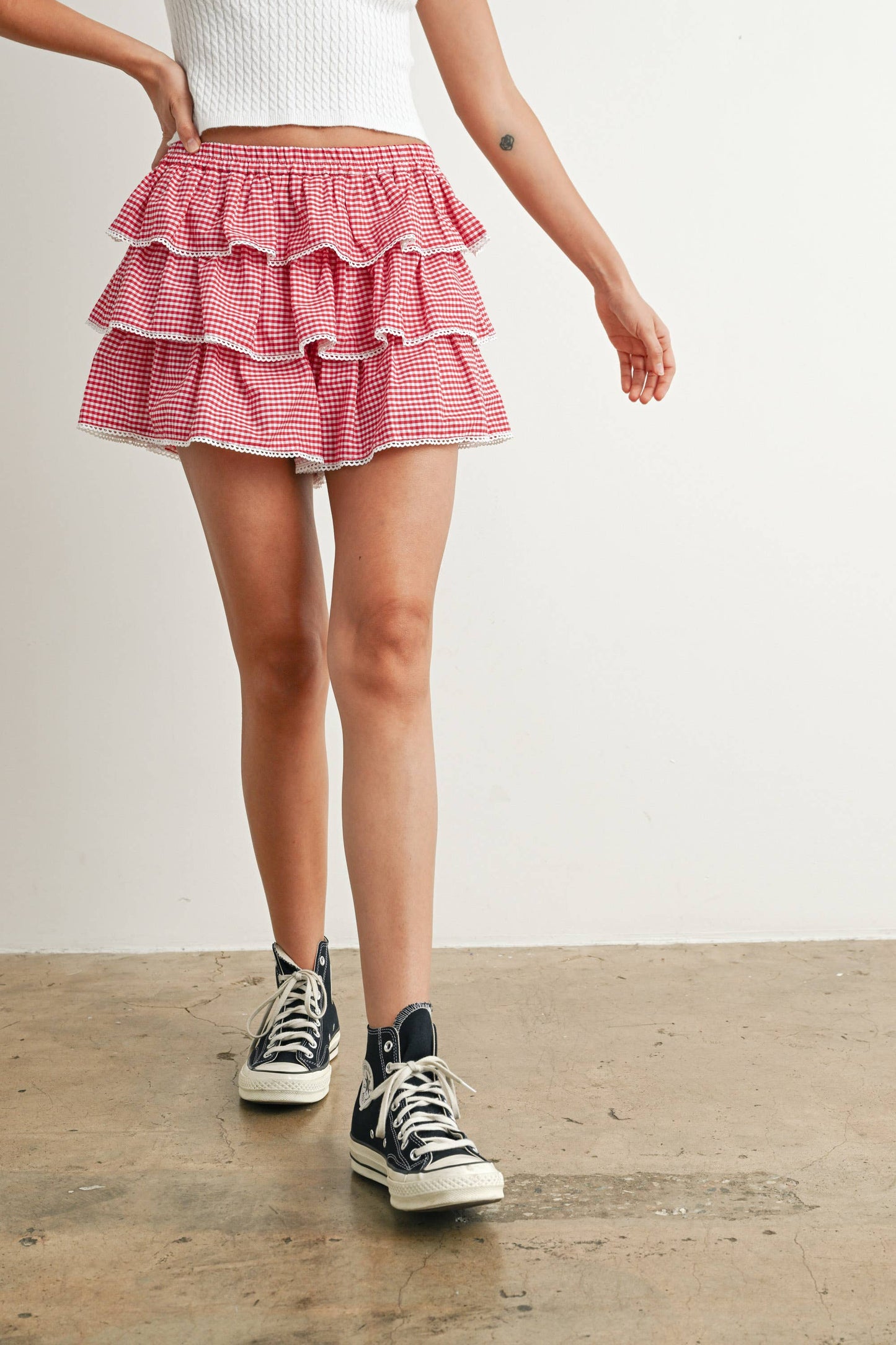 BUTTERMELON - Tiered Ruffle Mini Skort - BMP7719: RED / IVORY / M