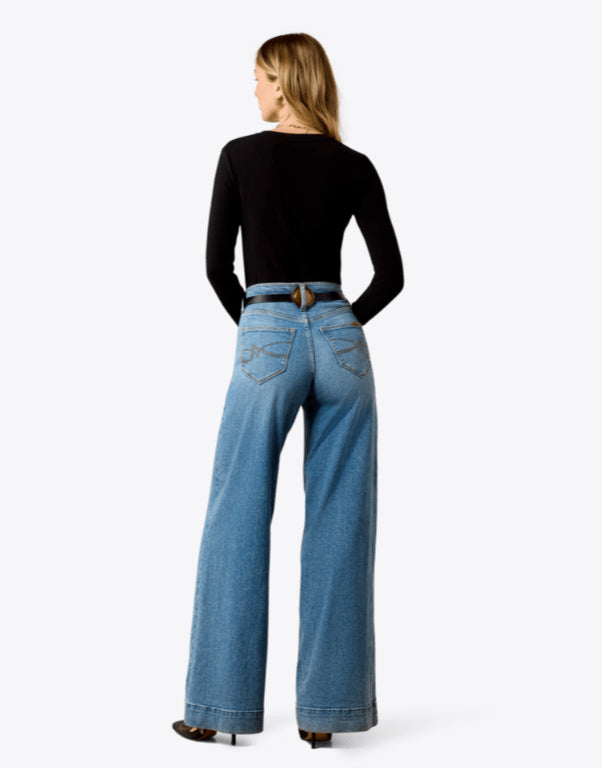 ARIAT WOMENS HIGH RISE REVEL VILMA ULTRASTRETCH WIDE LEG JEANS IN PALMDALE