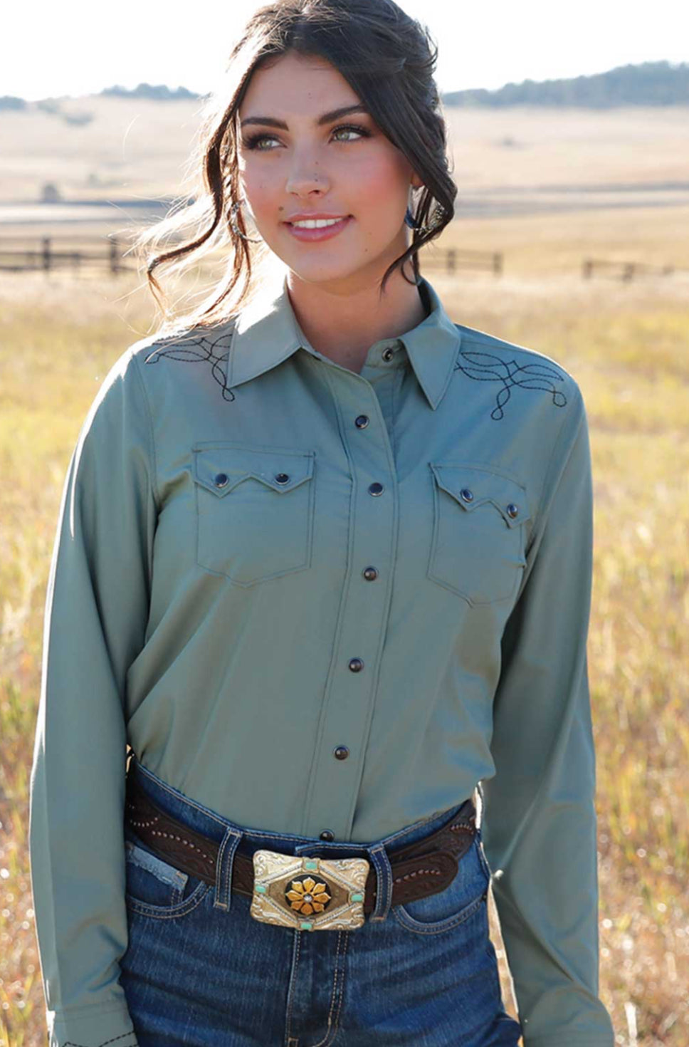 CINCH WOMENS LONG SLEEVE SOLID GREEN BUTTON UP 10/25