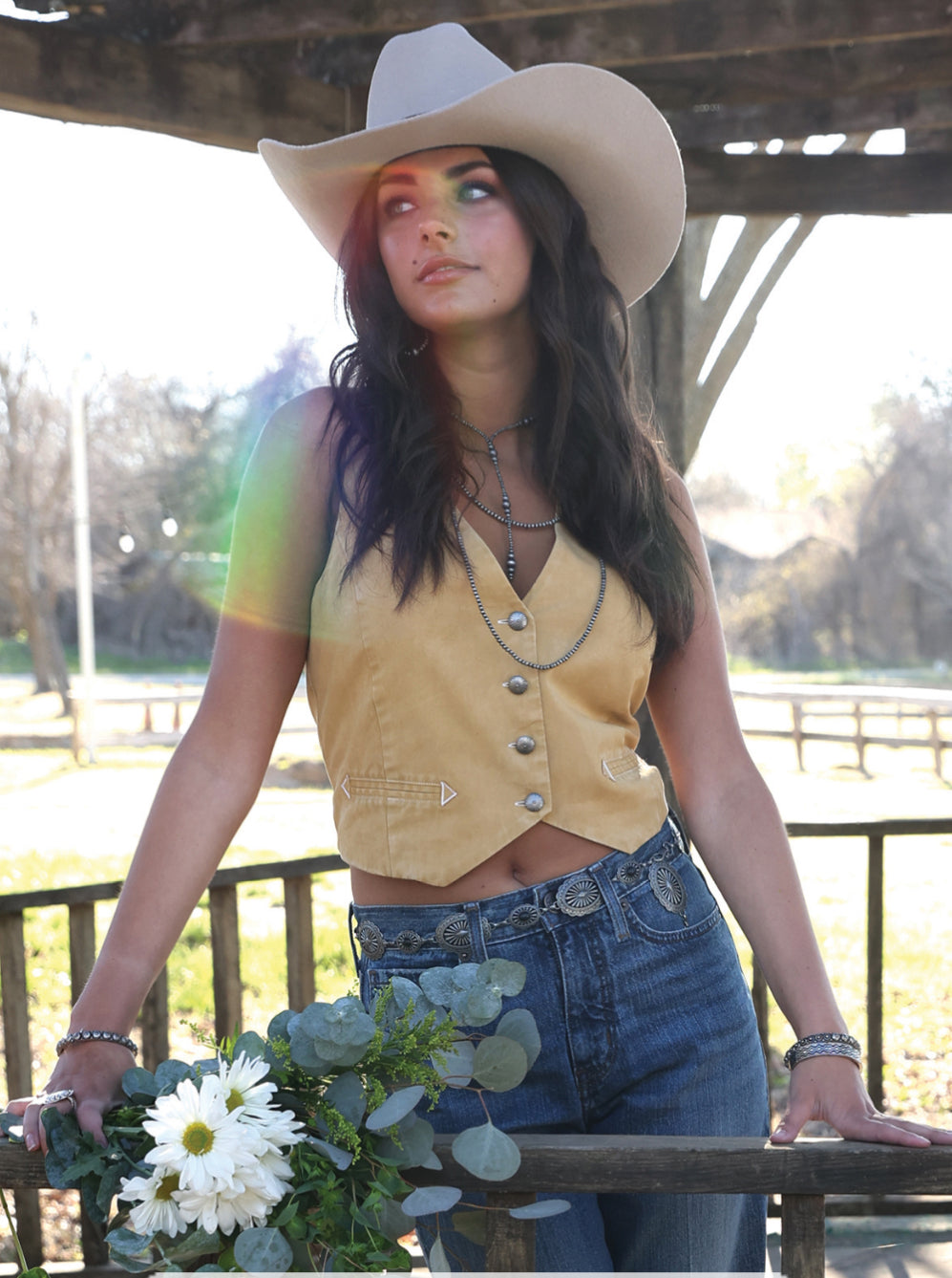 CINCH WOMENS GOLD VEST