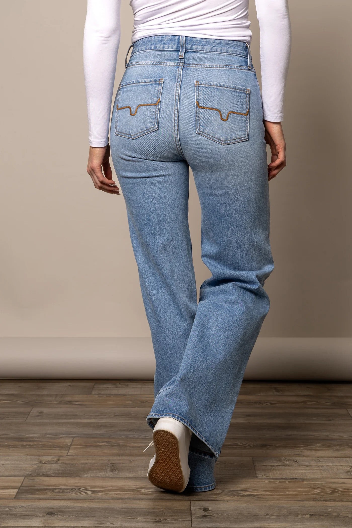 KIMES RANCH WOMENS ZOEY STOVEPIPE WIDE LEG HIGH RISE JEAN