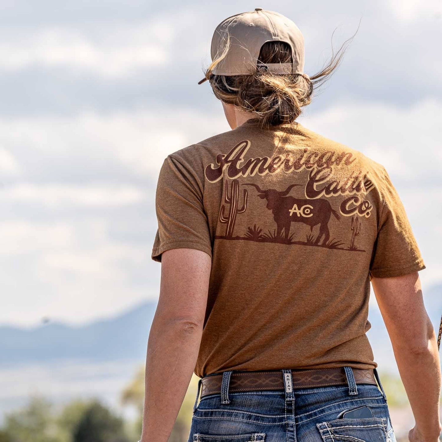American Cattle Co - Shadowhorn Tee: Gold Heather / SM