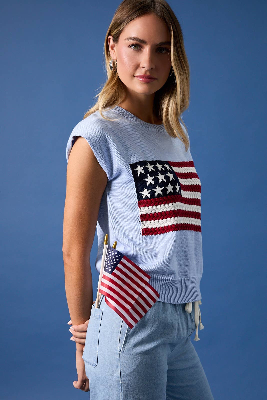 Sunday Edition - ROUND NECK WIDE SHOULDER USA FLAG SWEATER: LT BLUE / M