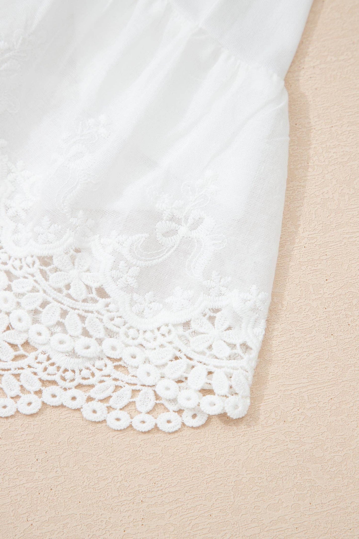 PRETTY BASH - Lace Ruffle Tiered Drawstring Waist Shorts: White / L