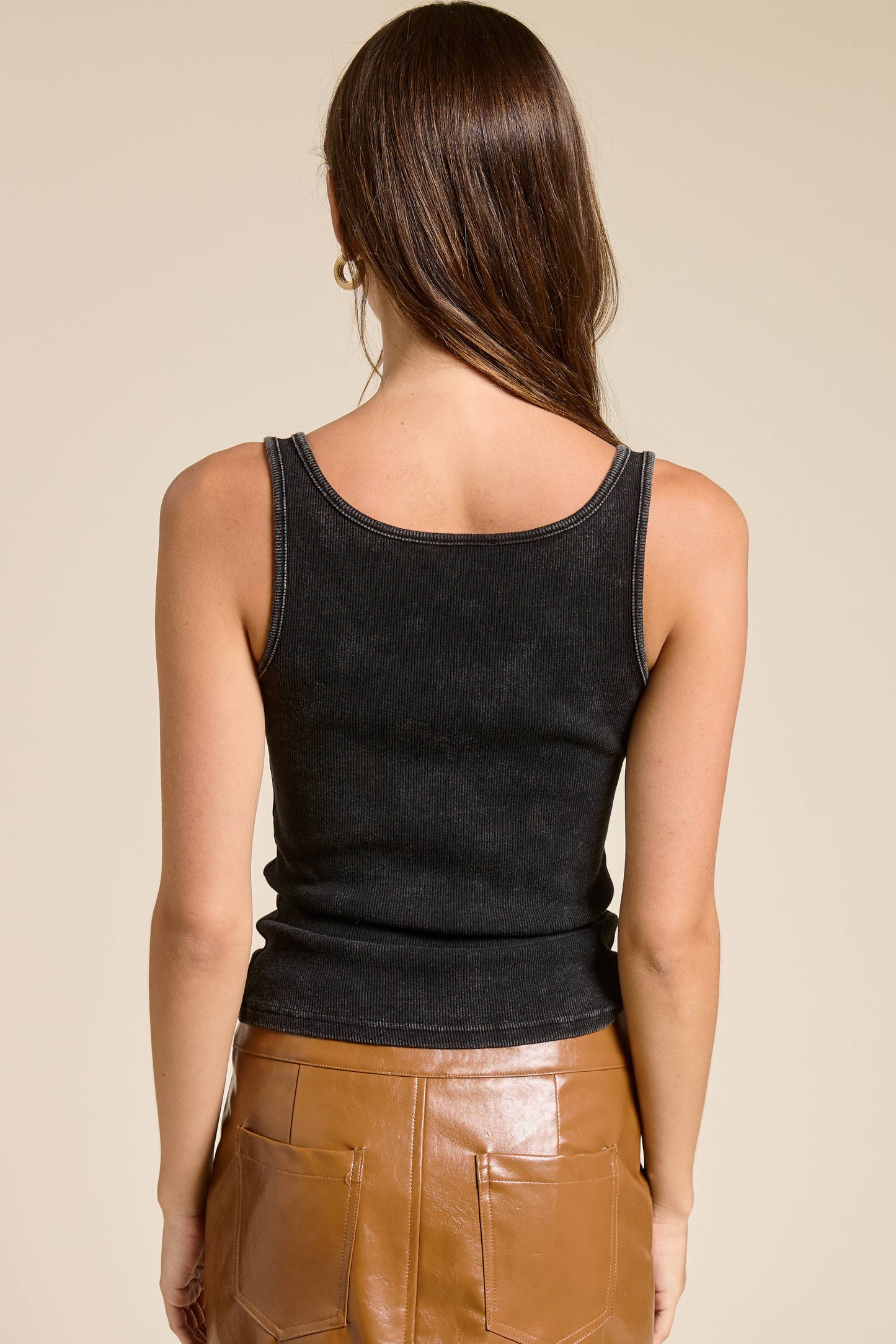 Mimosa - Western Silver Belt Trim Washed Tank Top: BLACK / S