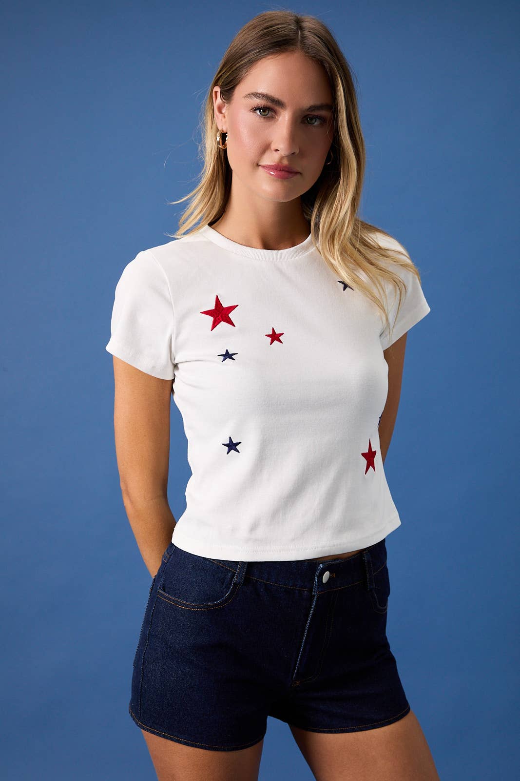 Sunday Edition - CREW NECK SHORT SLEEVE STAR EMBROIDERED BABY TEE: White / L