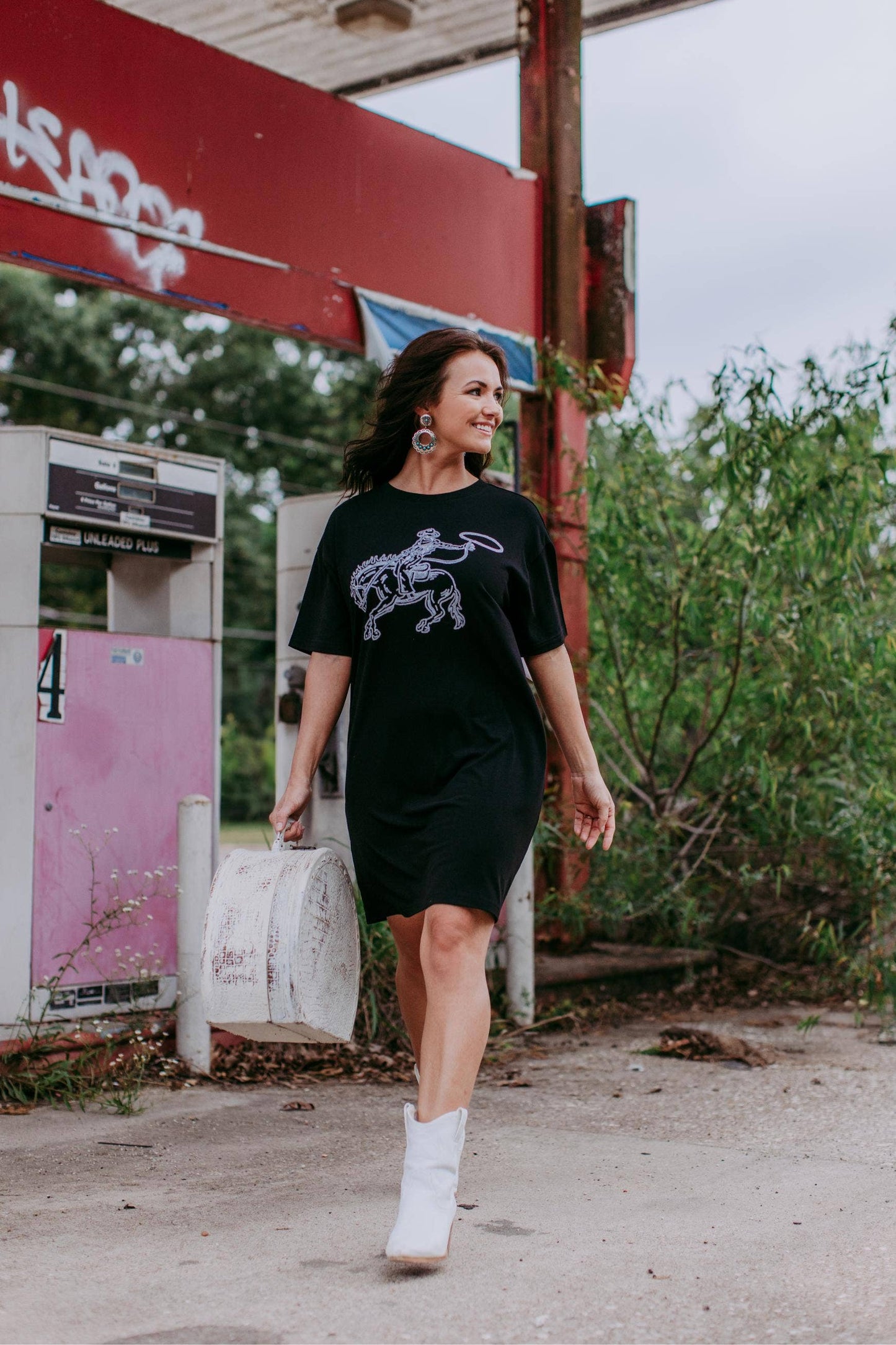 GoldenU - MK427 Deadwood Sequin Embellished Tee Dress: Black / 1XL