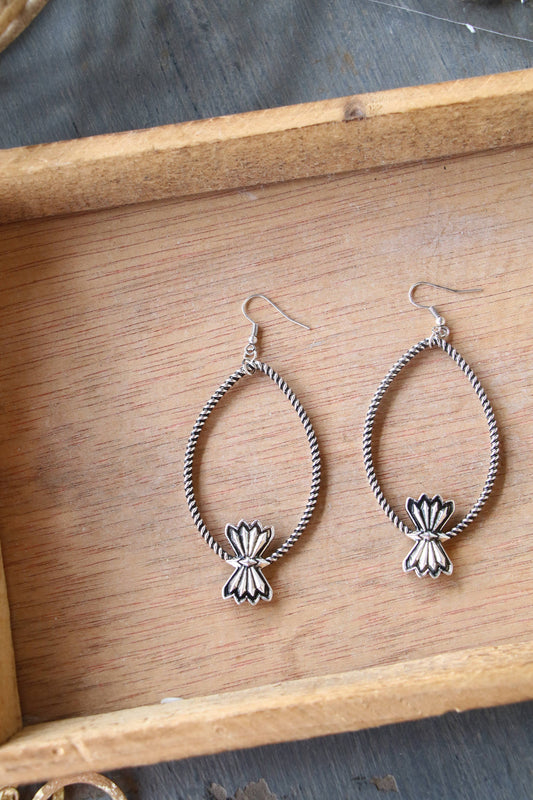 Turquoise Haven - 20036 ROPE TEARDROP HOOP W/ CONCHO ER